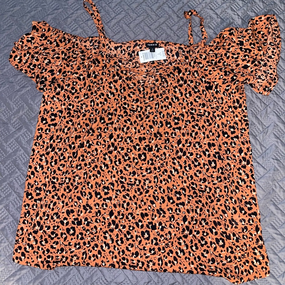 Lace-Up Cold Shoulder Blouse-Georgette Leopard Brown- size 3 Torrid